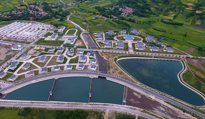 和政县松鸣镇风景如画 史有东 摄.jpg