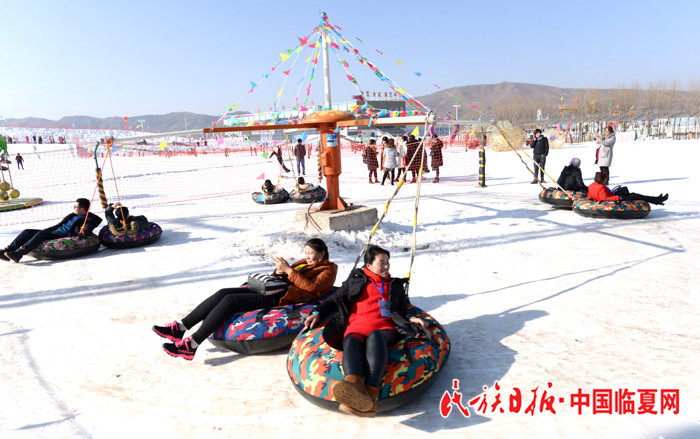 玩雪地转转.jpg