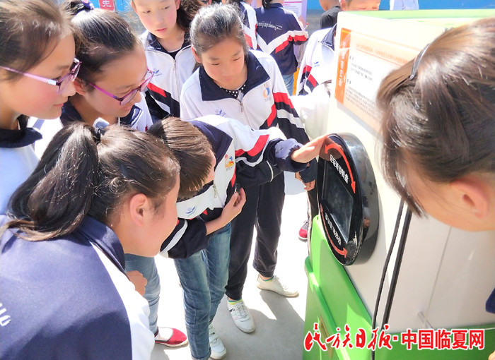 陈家集中学科普大篷车 (3).jpg