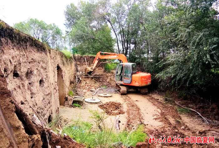 滩子村拆违排危工作现场.jpg