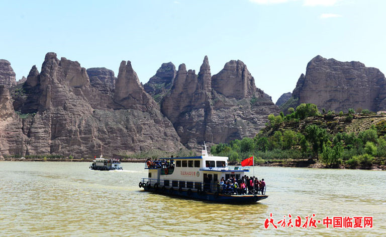黄河三峡迎嘉宾 史有东摄.JPG