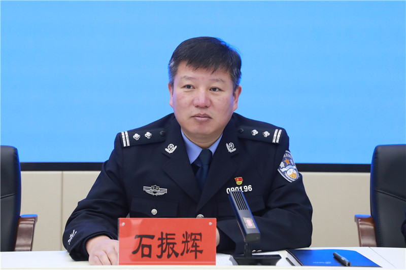 州公安局指挥中心政委石振辉.jpg